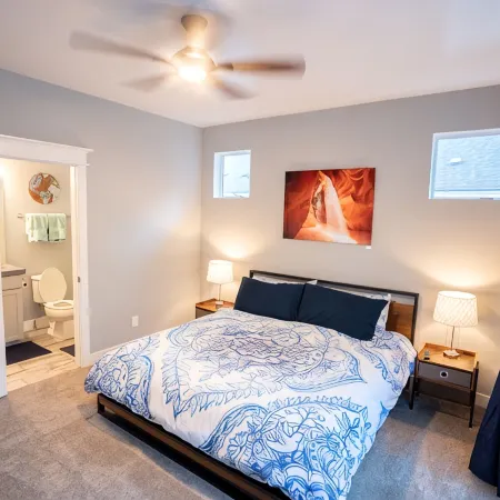 Downtown New Modern Mountain Home with Game Room- Large Groups Welcome!