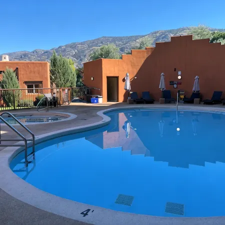 Large Lakefront 3 Bed Condo With Gorgeous Osoyoos Lake and Mountain Views
