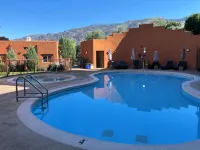 Large Lakefront 3 Bed Condo With Gorgeous Osoyoos Lake and Mountain Views - Pool