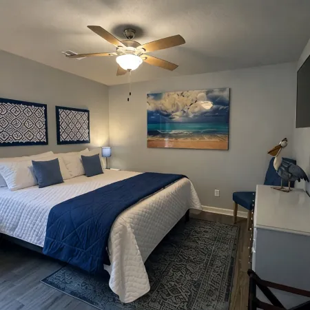 Egret's Cove-Free Beach Pass, Near Golfing and Marina, Walk to Restaurants!
