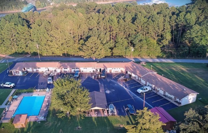 Sportsman's Lodge