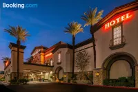 Silver Sevens Hotel & Casino - Airport Shuttle