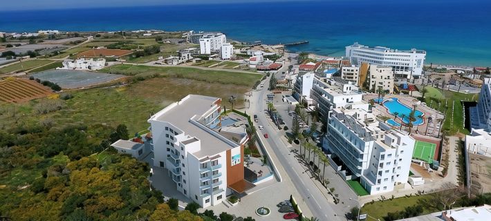 The Blue Ivy Hotel & Suites Hotele w: Protaras
