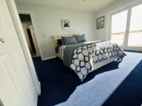 Large Waterfront Modern Beach House - 비치