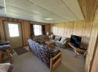 Lakefront 4 Bedroom Cabin - Homestays