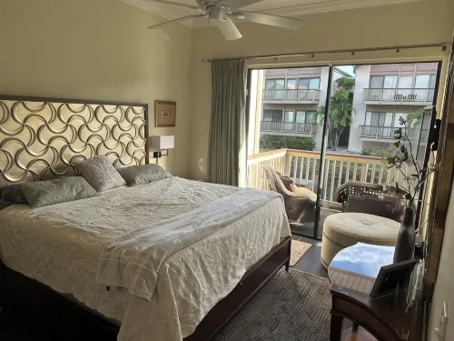 Luxury condo steps away from Siesta Key public beach - Private Pools