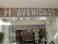 Hotel Avenida 31 Hotels near Guadalmina
