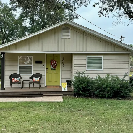 Lil Gem - near Bethel and HCMC