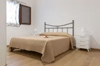 Charm, home emotions Baron sea view, swimming pool, wifi and BBQ