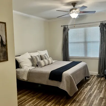 Modern & Comfy, Spring is Here, Near Cade's Cove in Townsend, the Peaceful Side!
