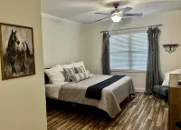 Modern & Comfy, Spring is Here, Near Cade's Cove in Townsend, the Peaceful Side! - Uima-altaat