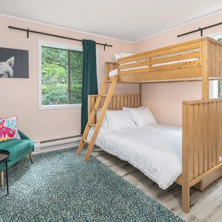 Eclectic Family Poconos Escape! Skiing 5Min Away! Firepit, Near Woodloch/Winery!
