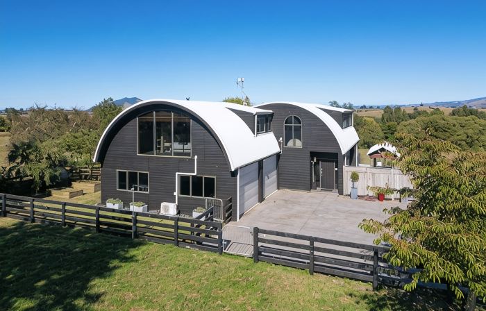Panoramic mountain and rural views - central to key destinations