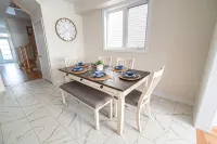 BRAND NEW 3 bedroom house minutes from Niagara Falls - Wifi