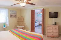 Sunny Daze Bungalow, sleeps 2 Adults - 4-Star