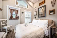Mountain Living - Breathtaking View of Pikes Peak - Chalets