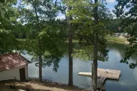 Smith Lake Vacation Rental - Homestays