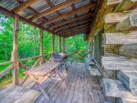 The Big Buffalo sleeps 15 with Hot Tub - Wifi