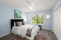 Condo overlooking Pond - Balcony