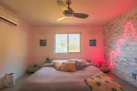 Discoasis Joshua Tree - 2.5 Acres w/ Bar & Hot Tub - 4-Star