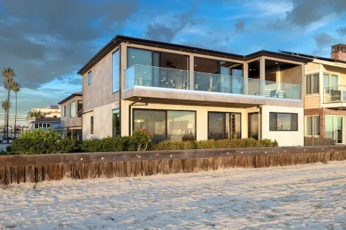 BEACH FRONT DREAM - 5-Star