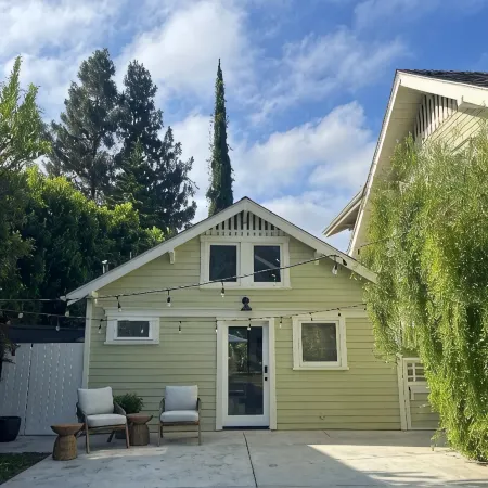 Brand New Charming Guest House in lovely Northwest Glendale CA. Private &Quiet