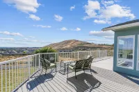 Willow - 5 Bedroom 5 Bathroom-Private Hilltop Home - 4-Star