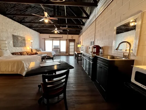 Grandma's Castle Downtown Jasper, AR - Homestays