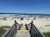 A Jolly Boat-A FEW STEPS TO BEACH-ocean side Corolla. Perfect for families! - Beach