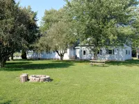 Rural Retreat yet close to the sites. Cedar point*Jet Express* African Safari - Homestays