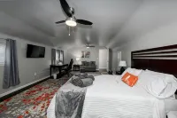 Scenic Hiking in Cuyahoga Valley National Park! 3Br House, Central Air & Laundry - Wifi