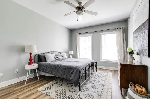 Charming Manchester Gem with Fenced Backyard & Off-Street Parking - 3 tähden