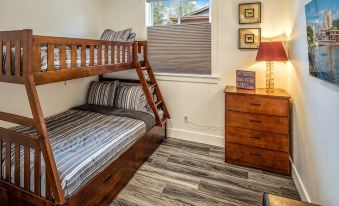 Fairway Retreat with Hot Tub on the Golf Course