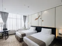 Ease Hotel โรงแรมใกล้วัดอาทุมาชิ