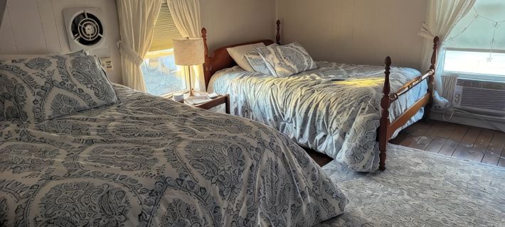 Cozy beach cottage, steps from Lewes Beach Hotels in Lewes
