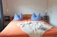A Small, Lovingly Decorated Vacation Home Right on Lake Uckersee - 3 星級