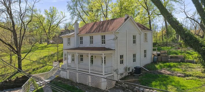 Farmhouse Writer's Retreat in Historic Shepherdstown Hotels in Jefferson County