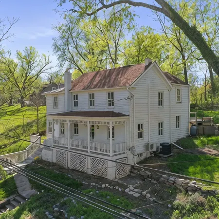 Farmhouse Writer's Retreat in Historic Shepherdstown
