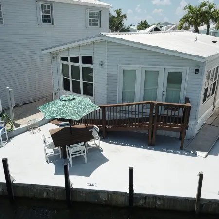 Waterfront 80' heated pool hottub Gorgeous views 20 mins to Key West & Marathon