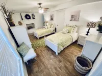 Welcoming and Cozy 2 bedroom KY lake cottage * Beautiful Views! - 4 étoiles