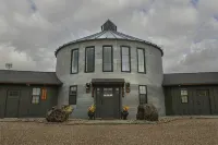 Family size, unique stay in a grain bin minutes from Lava, golfing and swimming - 4 estrellas