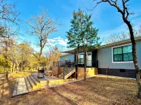 Lost Pines Cabin - 15 Acres, Dog Friendly, Hiking, Campfires, Bastrop, Cota, BBQ - 3-Star