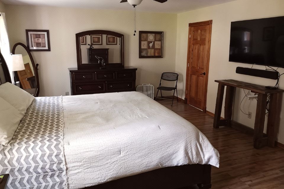 Photo 3 of 6