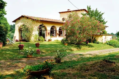 Charming Tuscan Villa Perfect for Families and Couples. 15 Min from Lucca . A/C. - مسبح خاص