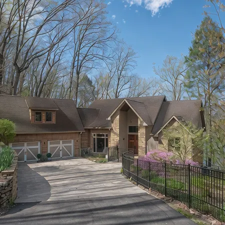 Lakefront on Norris. Spectacular Views! Tram to 1000+ sqft dock! 5 Wooded Acres.