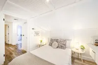 Luxury New Haven Retreat • Private Pool, Gym, Cinema • Near Yale & Beaches - 3-Star