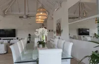 Luxurious 4-Bedroom Villa with Private Pool in La Romana - 別墅