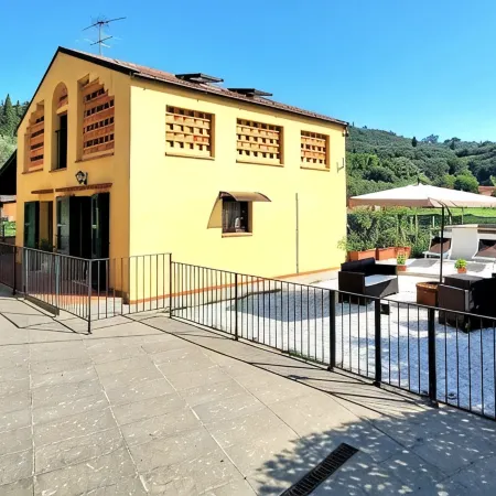 Conca Oro New House on Hill between Lucca and the sea with pool and large porch