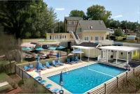 Admiral's Inn Resort - Beach