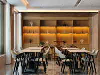 Duhui Li X Hotel (Ziyun) - parking